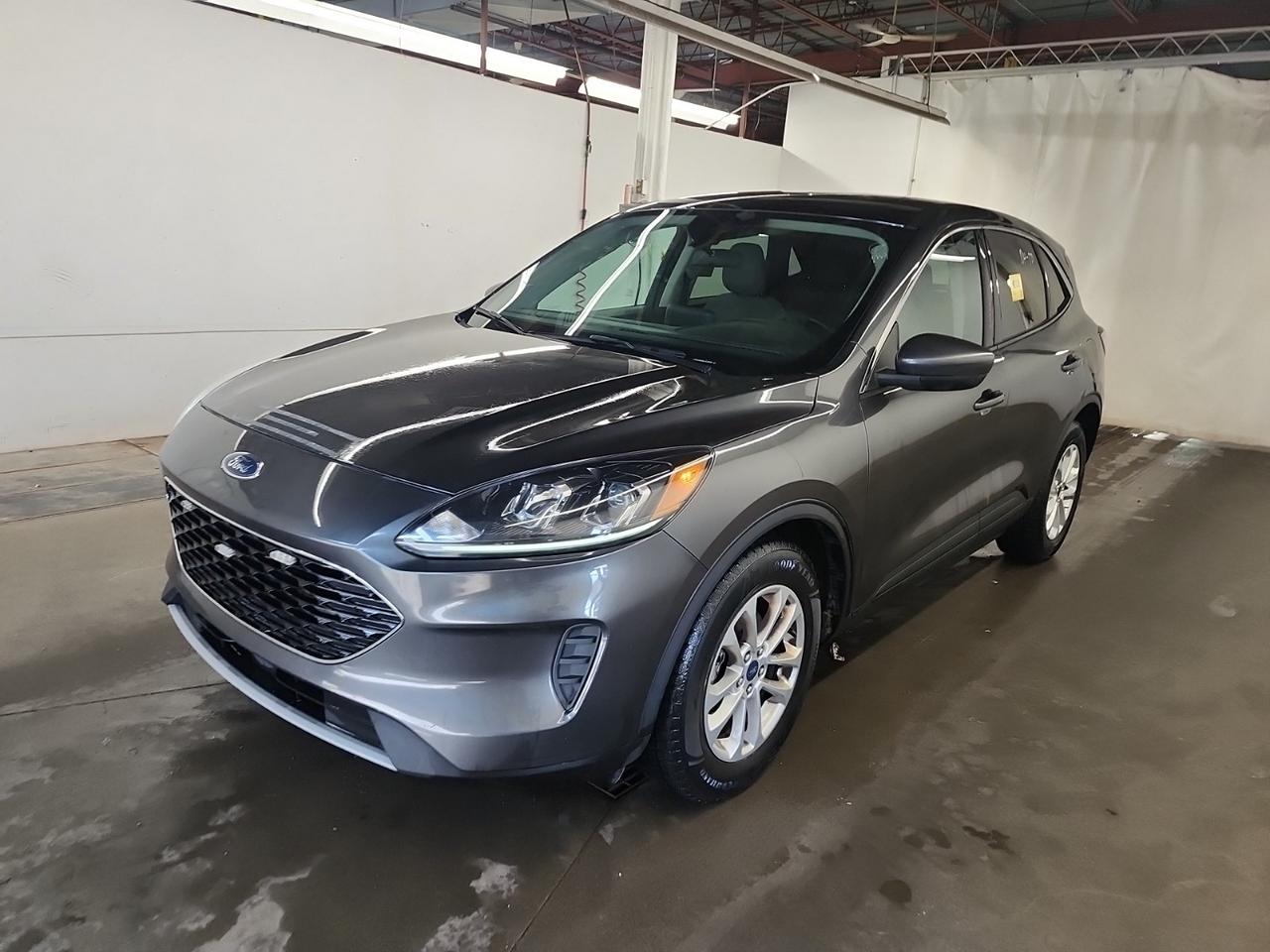 2020 Ford Escape SE - Photo #1