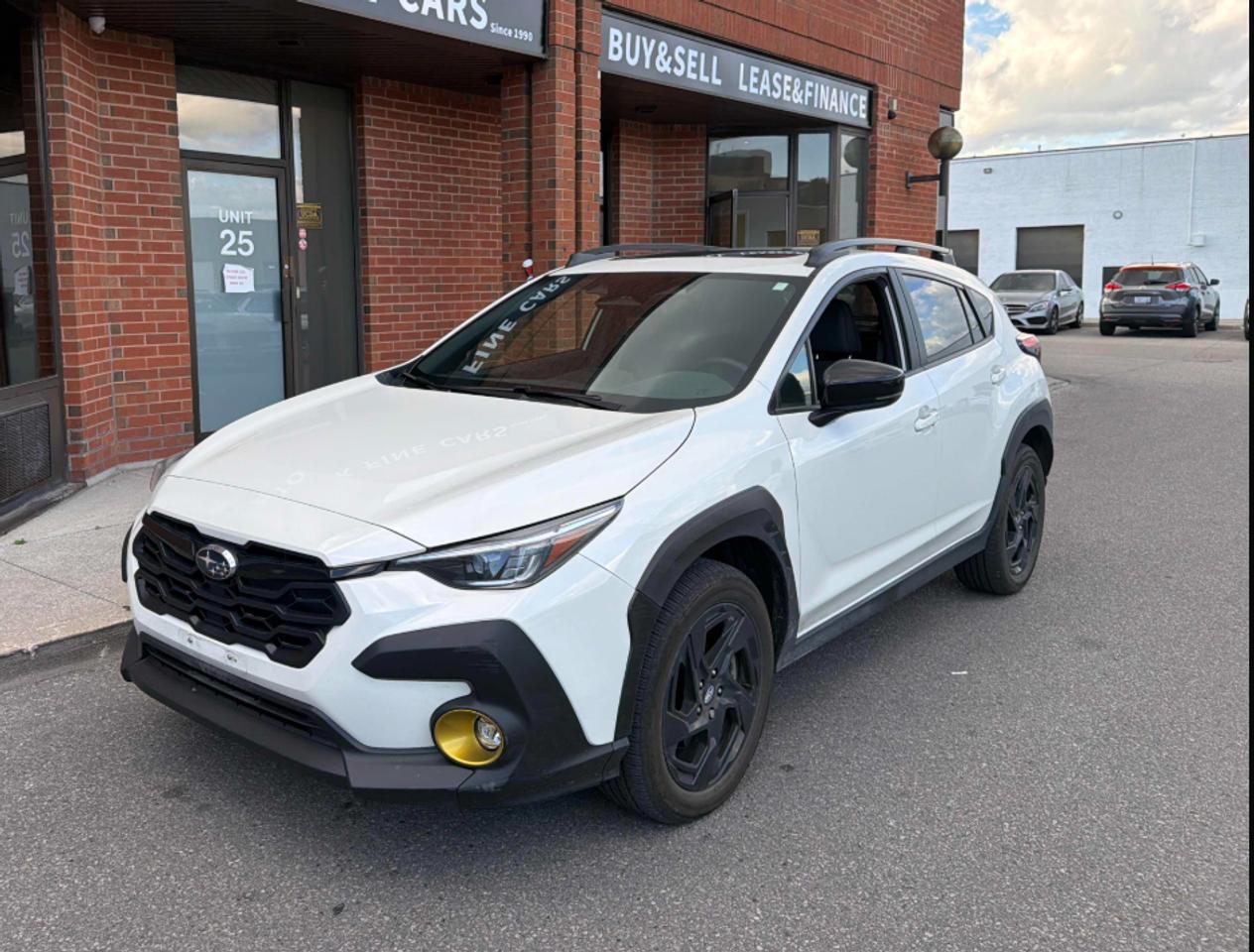 2024 Subaru Crosstrek Onyx AWD - LOW KM'S, SUNROOF, HEATED SEATS!! - Photo #2