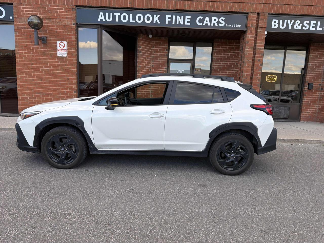 2024 Subaru Crosstrek Onyx AWD - LOW KM'S, SUNROOF, HEATED SEATS!! Photo
