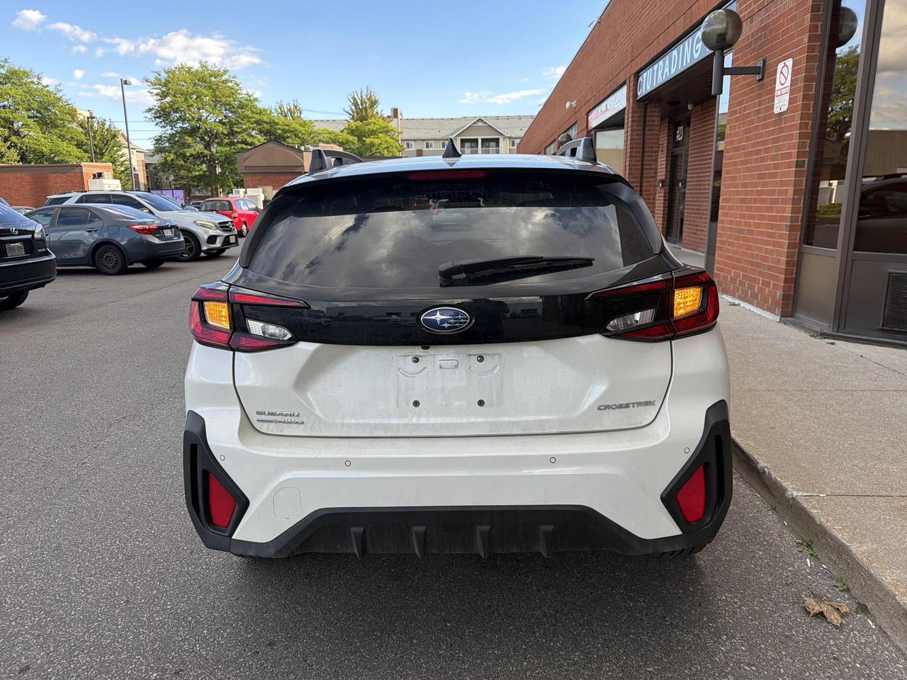 2024 Subaru Crosstrek Onyx AWD - LOW KM'S, SUNROOF, HEATED SEATS!! - Photo #5
