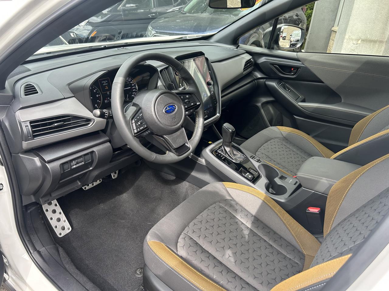 2024 Subaru Crosstrek Onyx AWD - LOW KM'S, SUNROOF, HEATED SEATS!! Photo