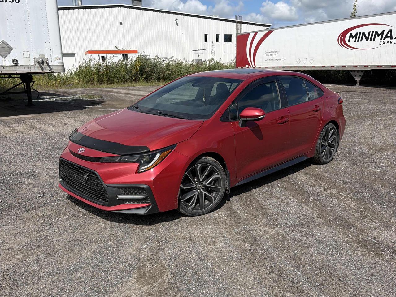 2020 Toyota Corolla SE - LOW KM's, HEATED SEATS, SUNROOF, ONE OWNER! - Photo #2