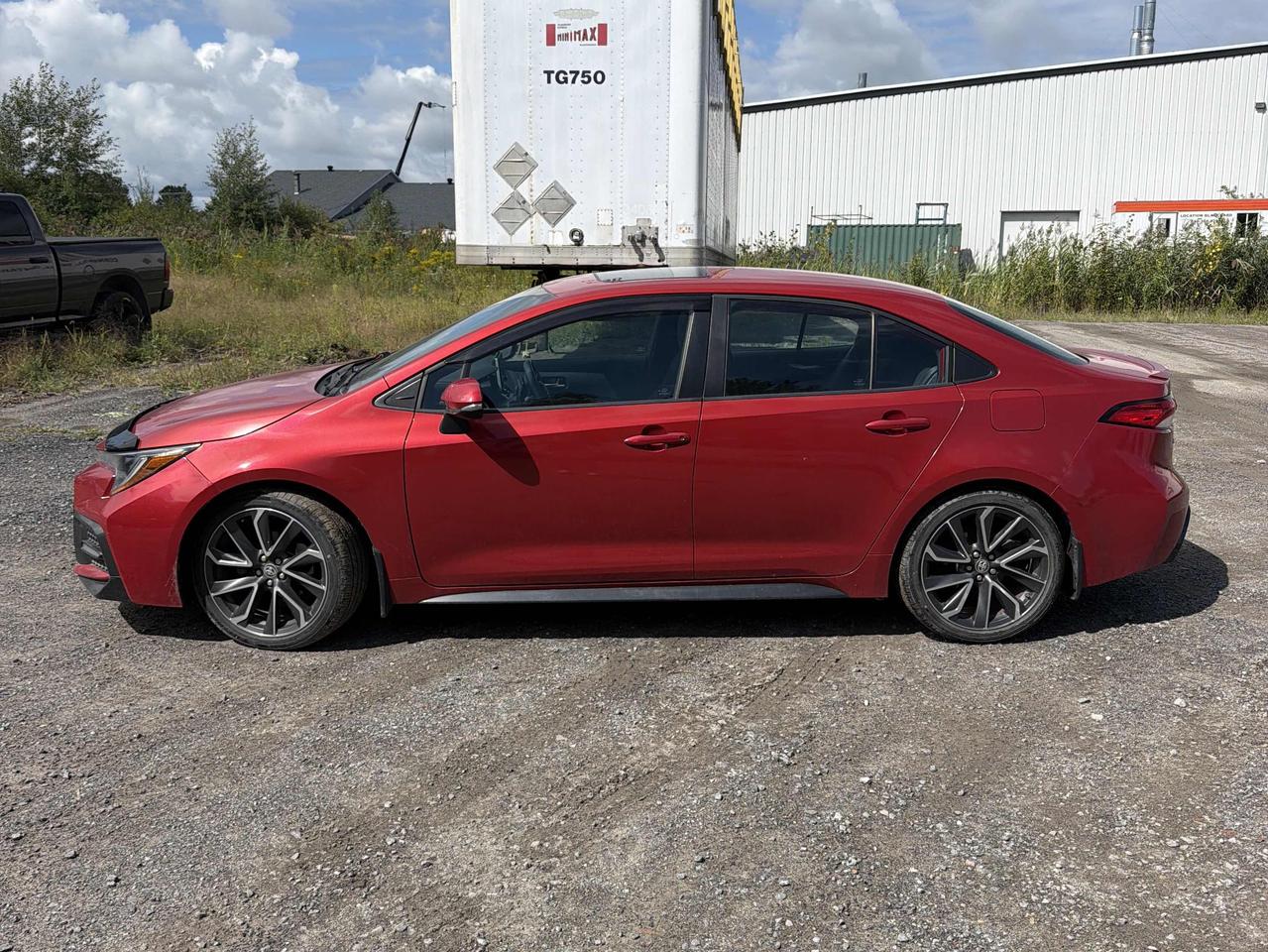 2020 Toyota Corolla SE - LOW KM's, HEATED SEATS, SUNROOF, ONE OWNER! - Photo #3