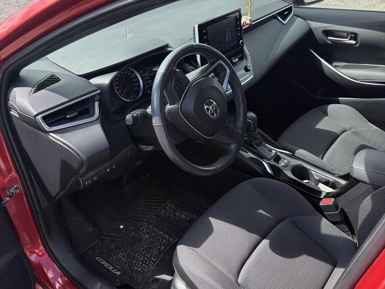 2020 Toyota Corolla SE - LOW KM's, HEATED SEATS, SUNROOF, ONE OWNER! - Photo #8