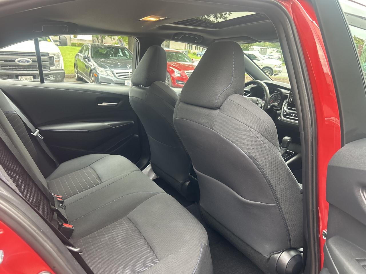 2020 Toyota Corolla SE - LOW KM's, HEATED SEATS, SUNROOF, ONE OWNER! Photo