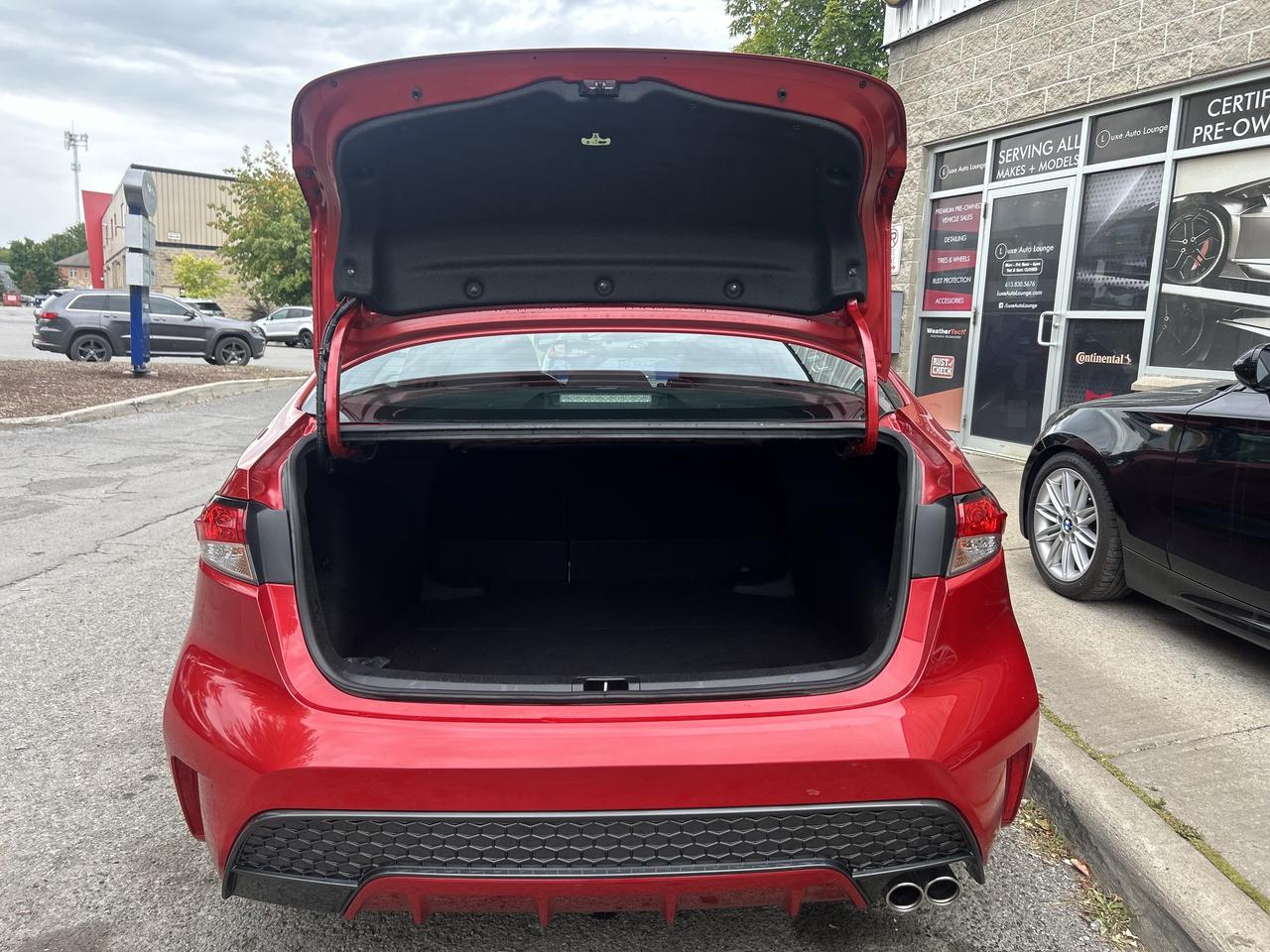 2020 Toyota Corolla SE - LOW KM's, HEATED SEATS, SUNROOF, ONE OWNER! Photo