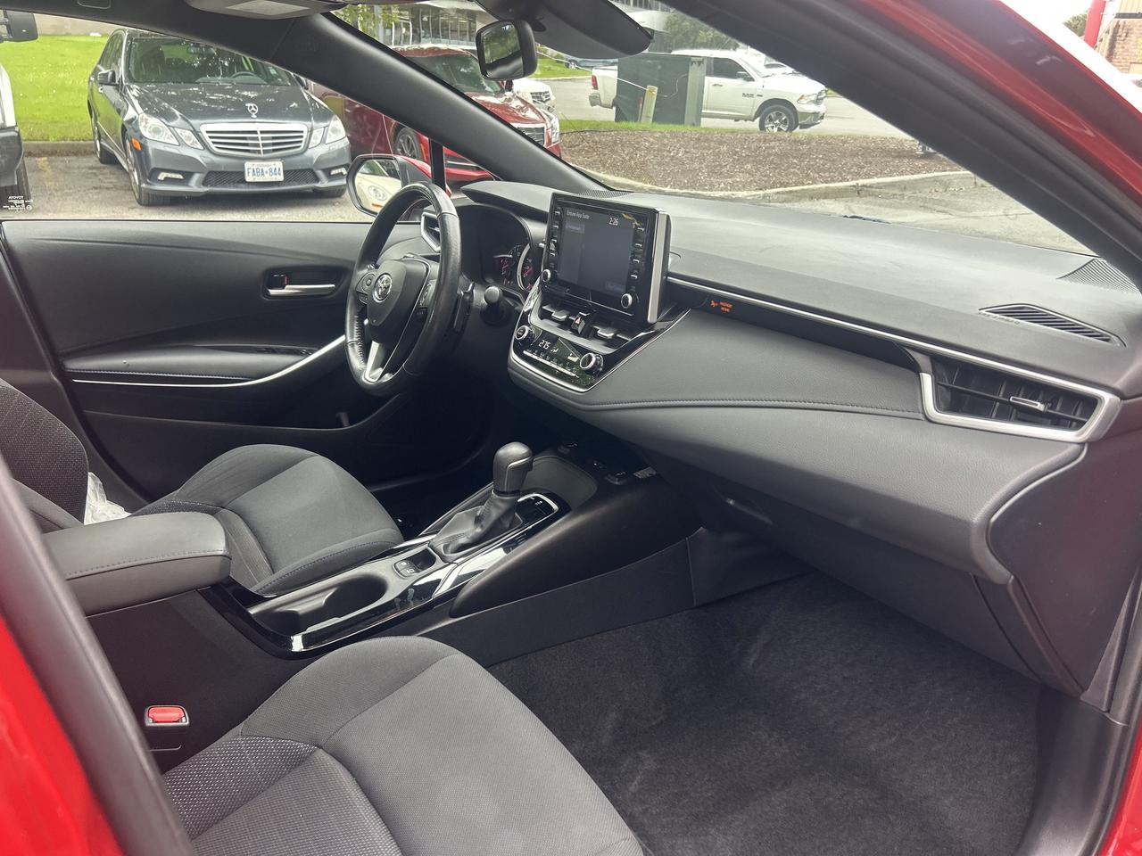 2020 Toyota Corolla SE - LOW KM's, HEATED SEATS, SUNROOF, ONE OWNER! Photo