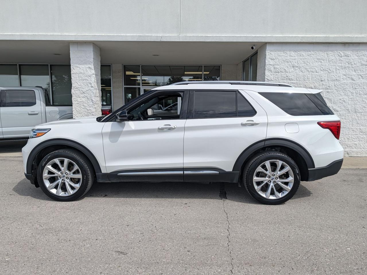 2022 Ford Explorer Platinum 4WD Photo