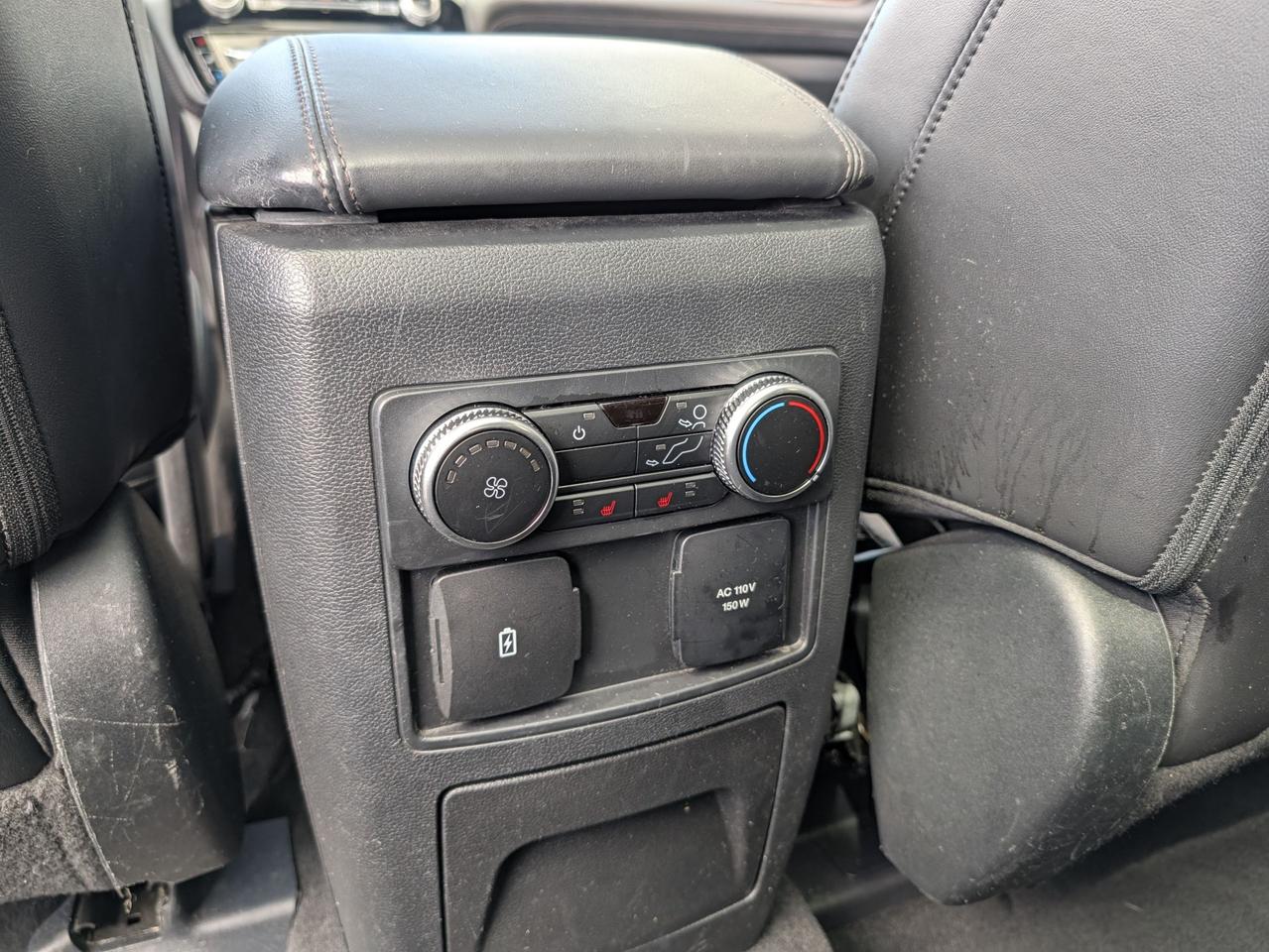 2022 Ford Explorer Platinum 4WD Photo