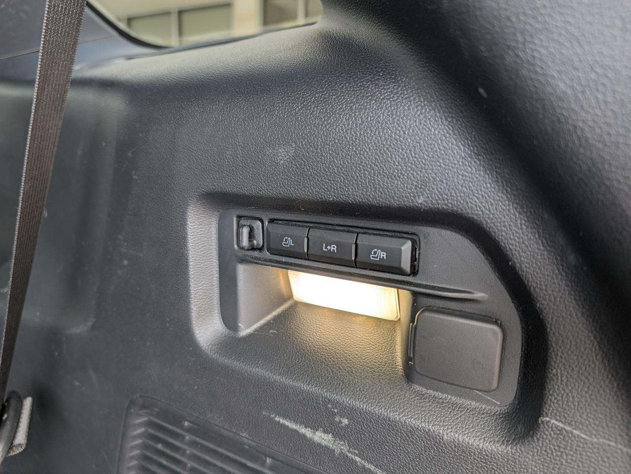 2022 Ford Explorer Platinum 4WD Photo