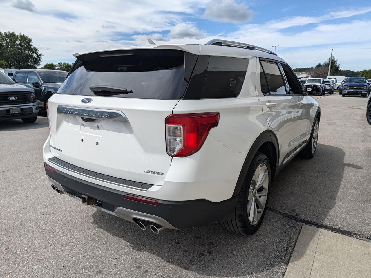 2022 Ford Explorer Platinum 4WD Photo