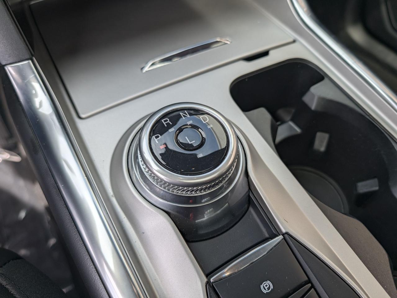 2022 Ford Explorer Platinum 4WD Photo