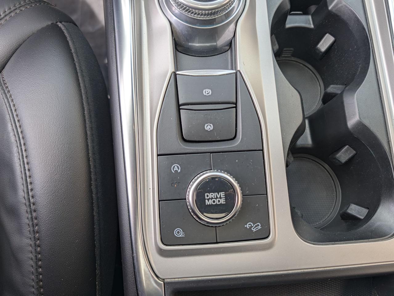 2022 Ford Explorer Platinum 4WD Photo