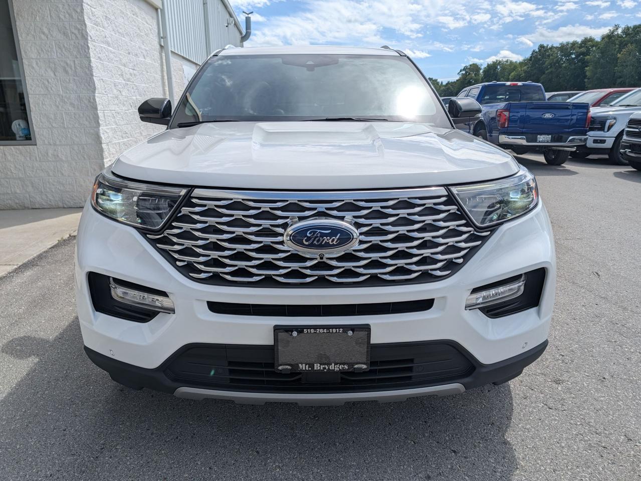 2022 Ford Explorer Platinum 4WD Photo1