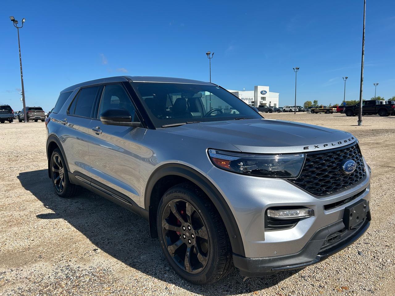 2022 Ford Explorer ST Photo2