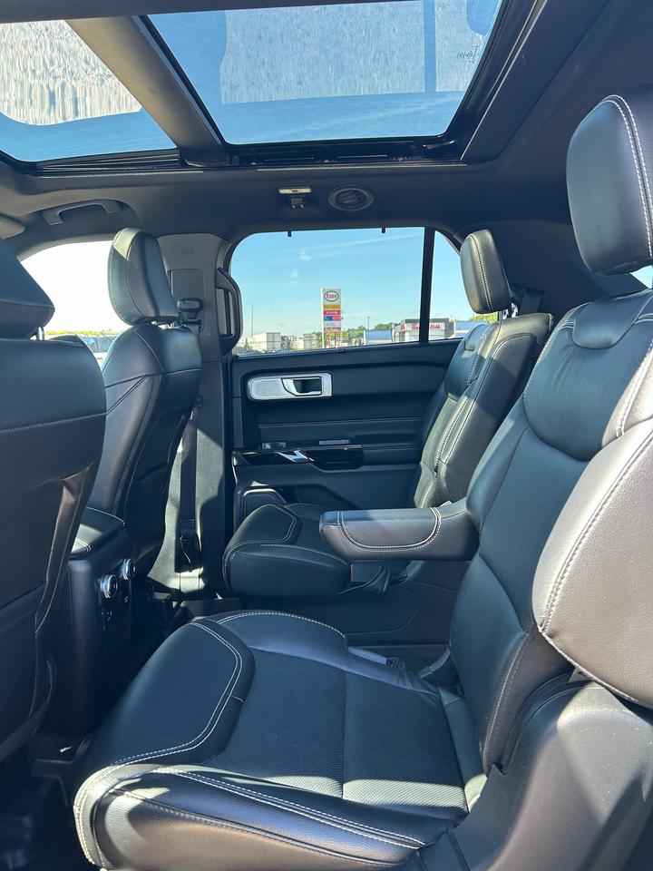 2022 Ford Explorer ST Photo