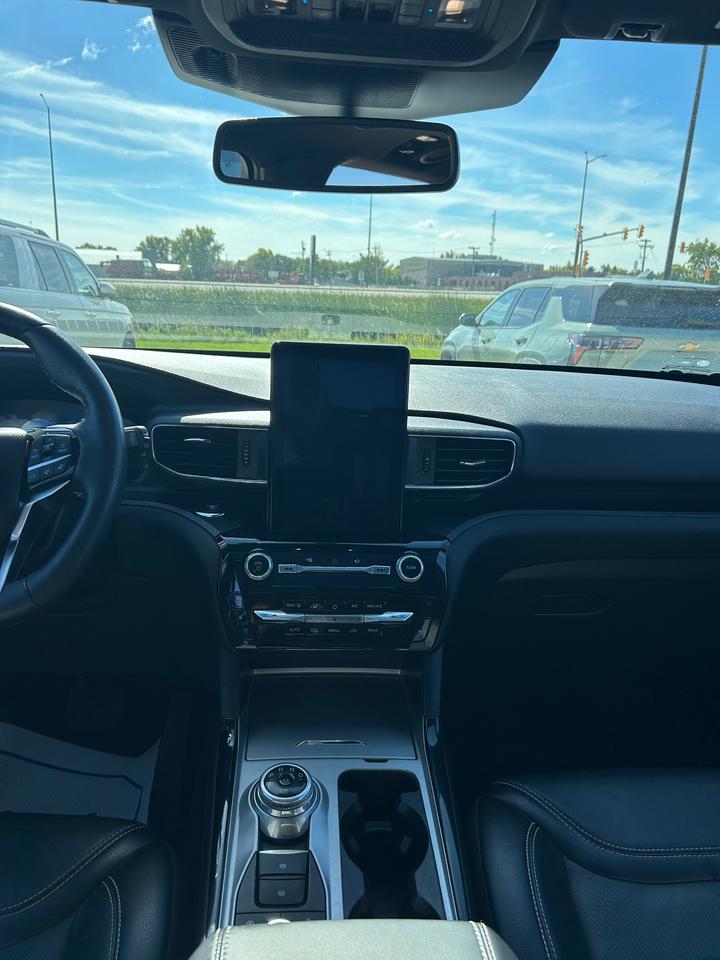 2022 Ford Explorer ST Photo