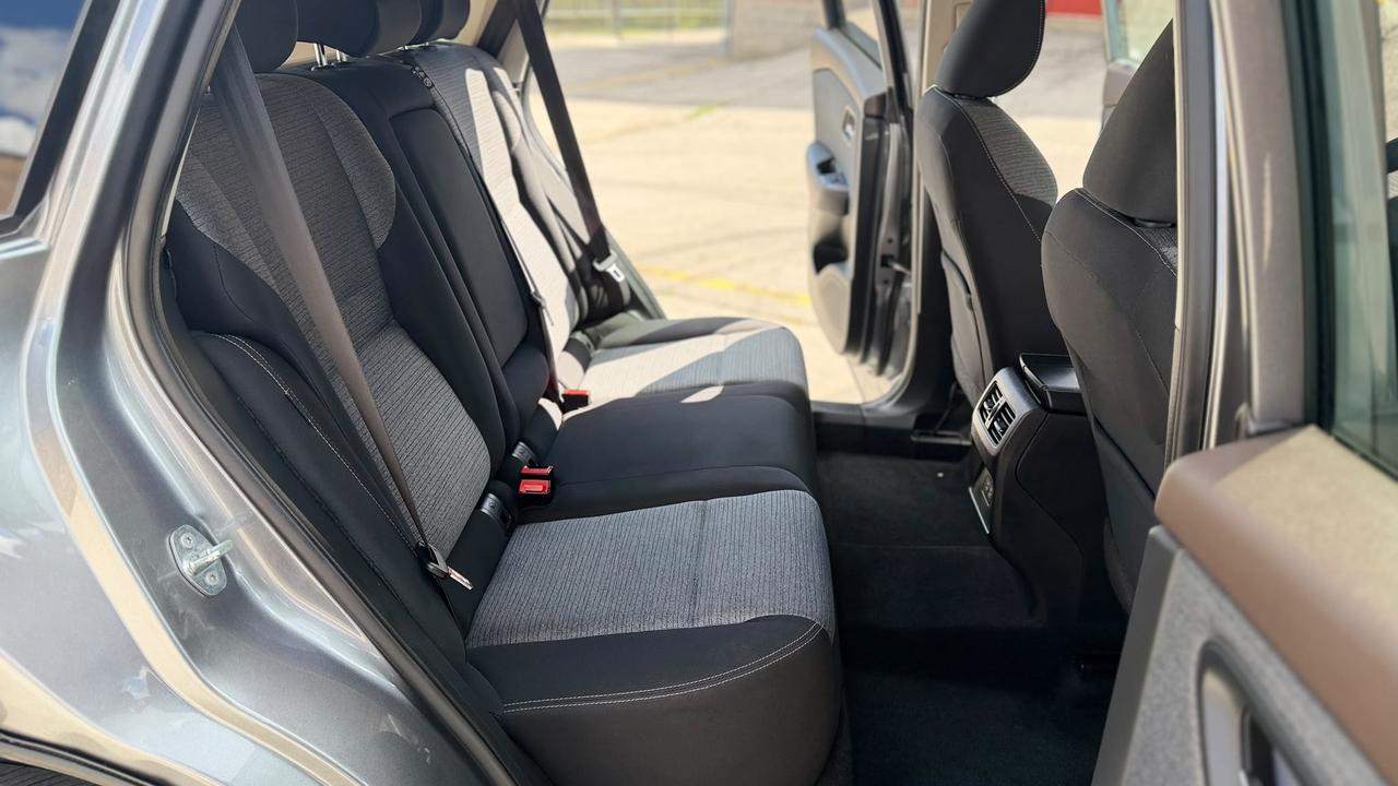 2021 Nissan Rogue SV Photo
