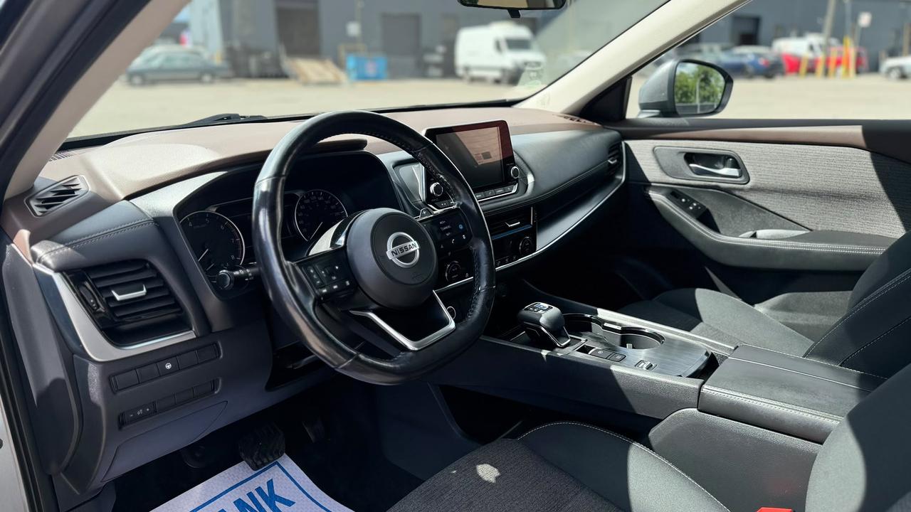 2021 Nissan Rogue SV Photo