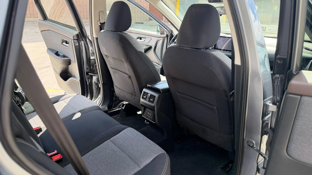 2021 Nissan Rogue SV Photo
