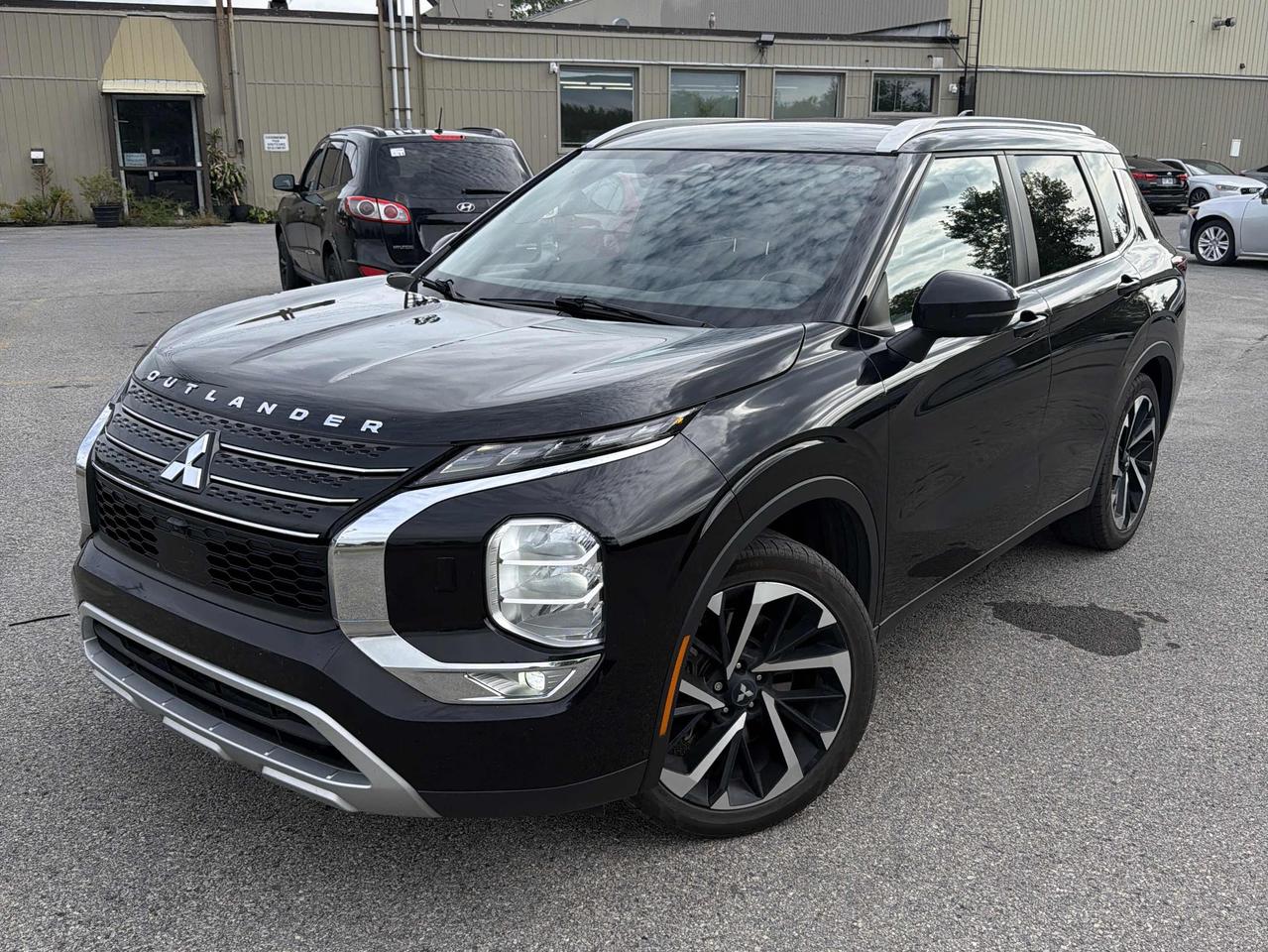 2022 Mitsubishi Outlander S-AWC - B/U CAM, HEATED SEATS/STEERING WHEEL - Photo #2