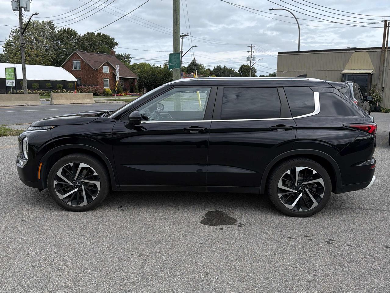2022 Mitsubishi Outlander S-AWC - B/U CAM, HEATED SEATS/STEERING WHEEL Photo