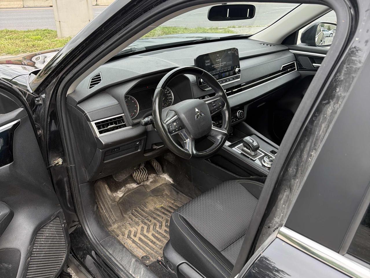 2022 Mitsubishi Outlander S-AWC - B/U CAM, HEATED SEATS/STEERING WHEEL Photo