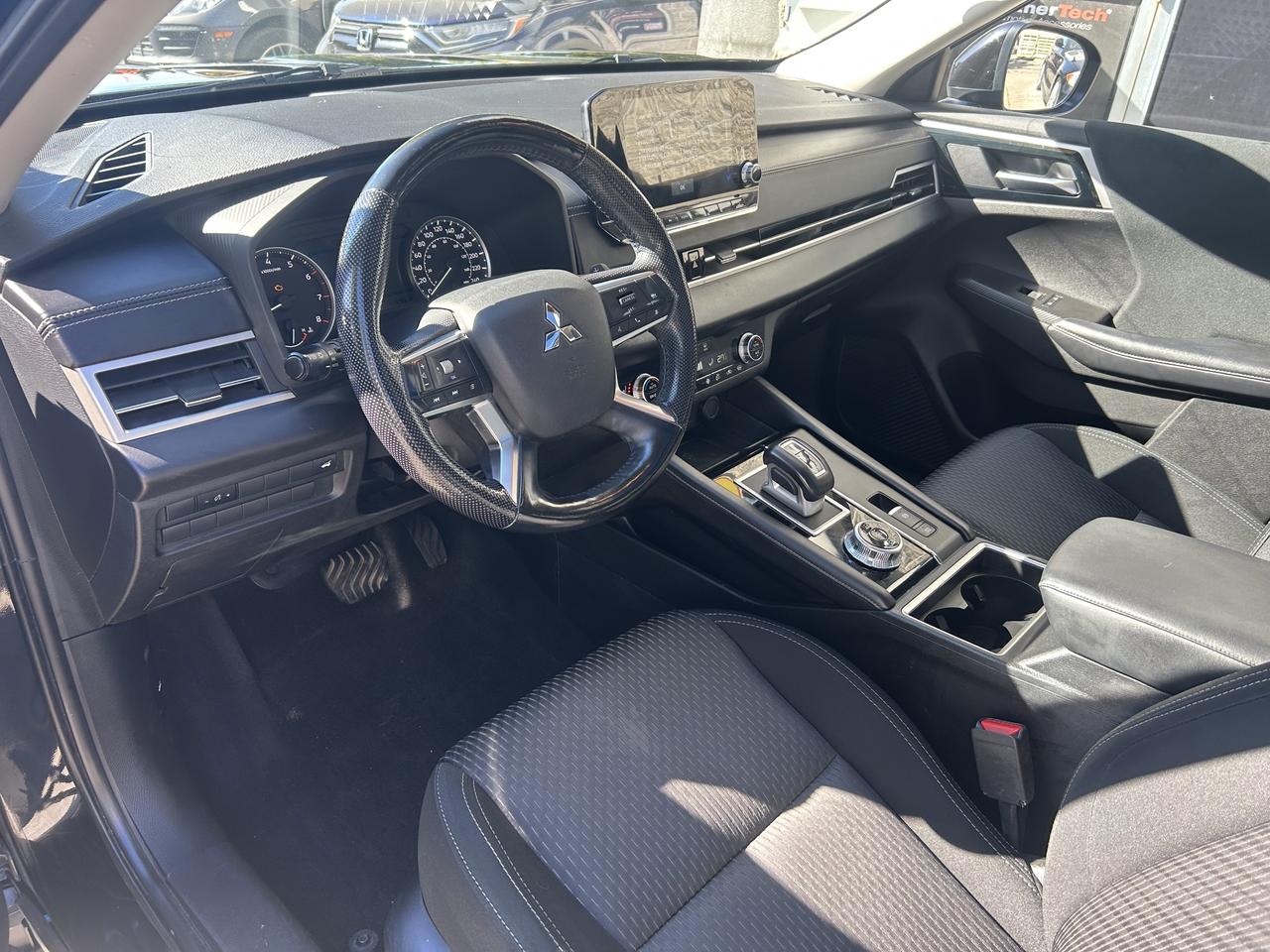 2022 Mitsubishi Outlander S-AWC - B/U CAM, HEATED SEATS/STEERING WHEEL Photo