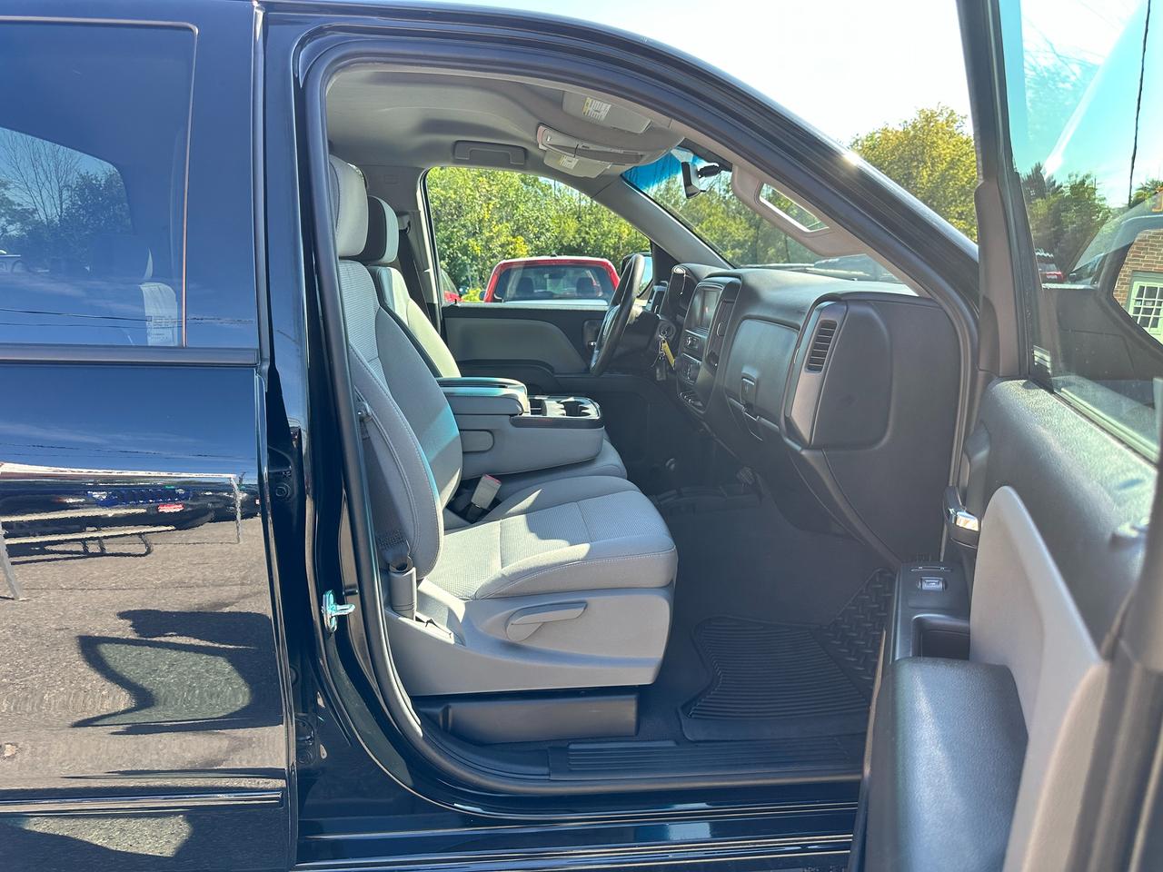 2019 GMC Sierra 1500 BASE DBLCab ELEVATION 4x4 Cloth 6-Passenger 5.3L Photo