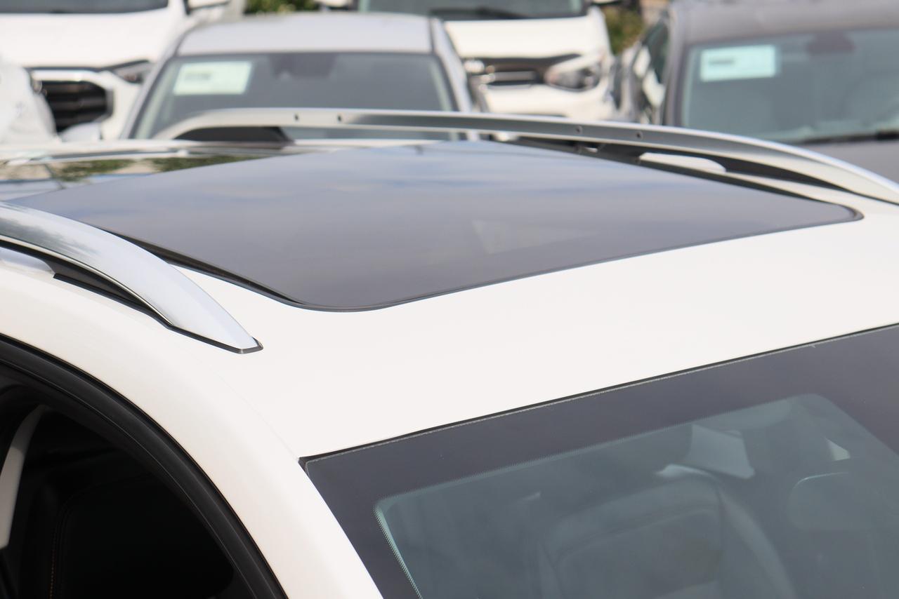 2018 Chevrolet Equinox Premier | AWD | Leather | Pano Roof | Nav | Cam ++ Photo14