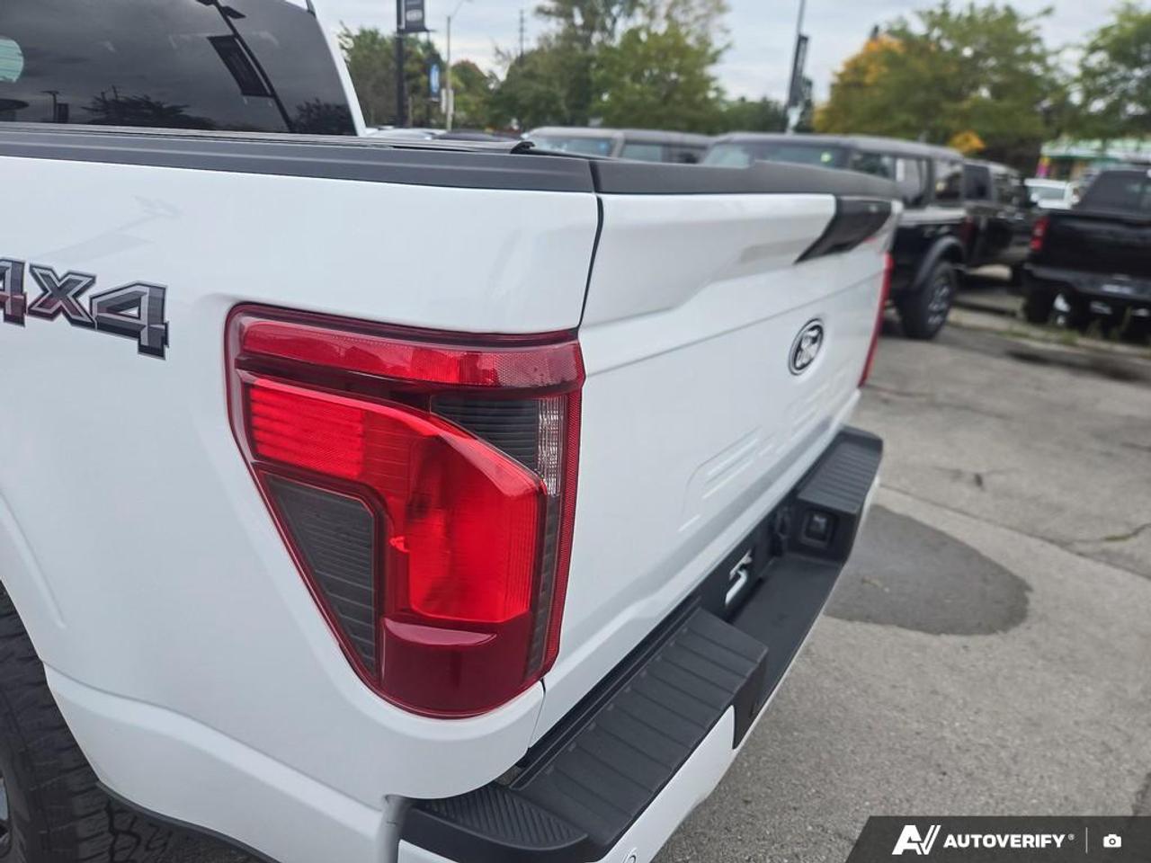 2025 Ford F-150 XLT BLACK 18 WHEELS | MOBILE OFFICE | LOW KM'S! Photo