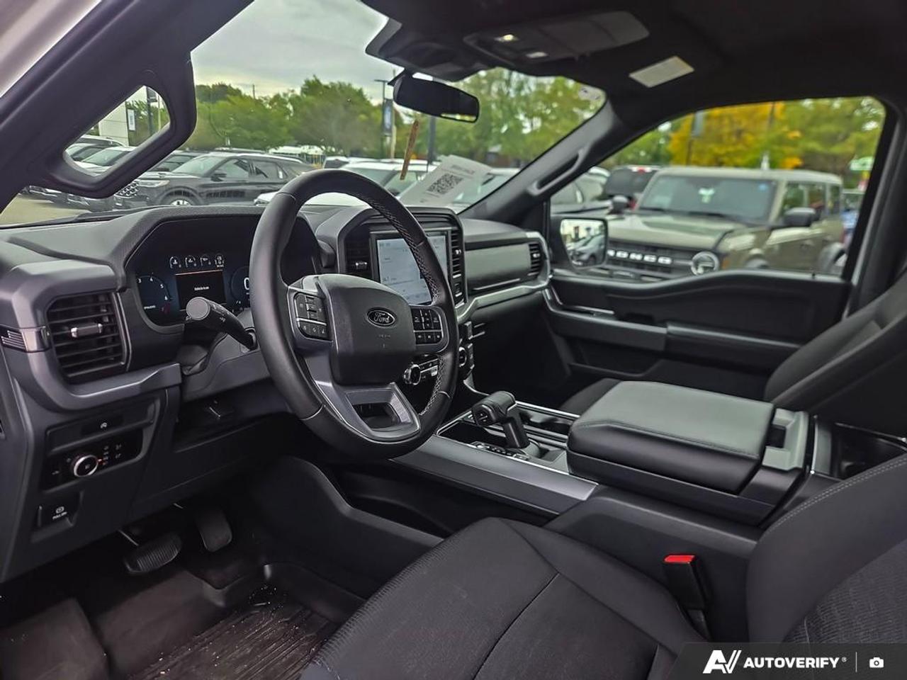 2025 Ford F-150 XLT BLACK 18 WHEELS | MOBILE OFFICE | LOW KM'S! Photo