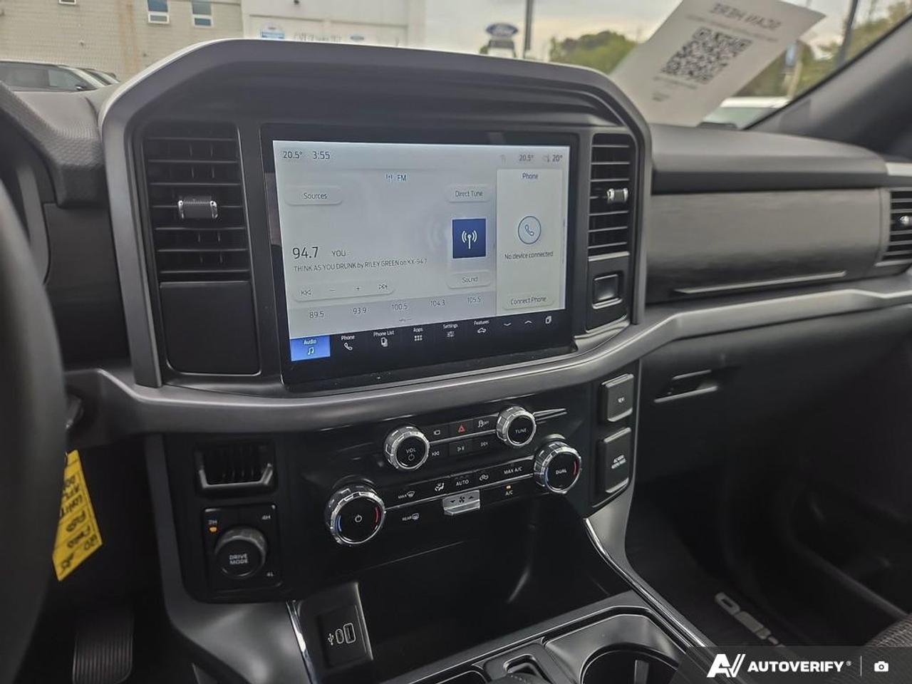 2025 Ford F-150 XLT BLACK 18 WHEELS | MOBILE OFFICE | LOW KM'S! Photo