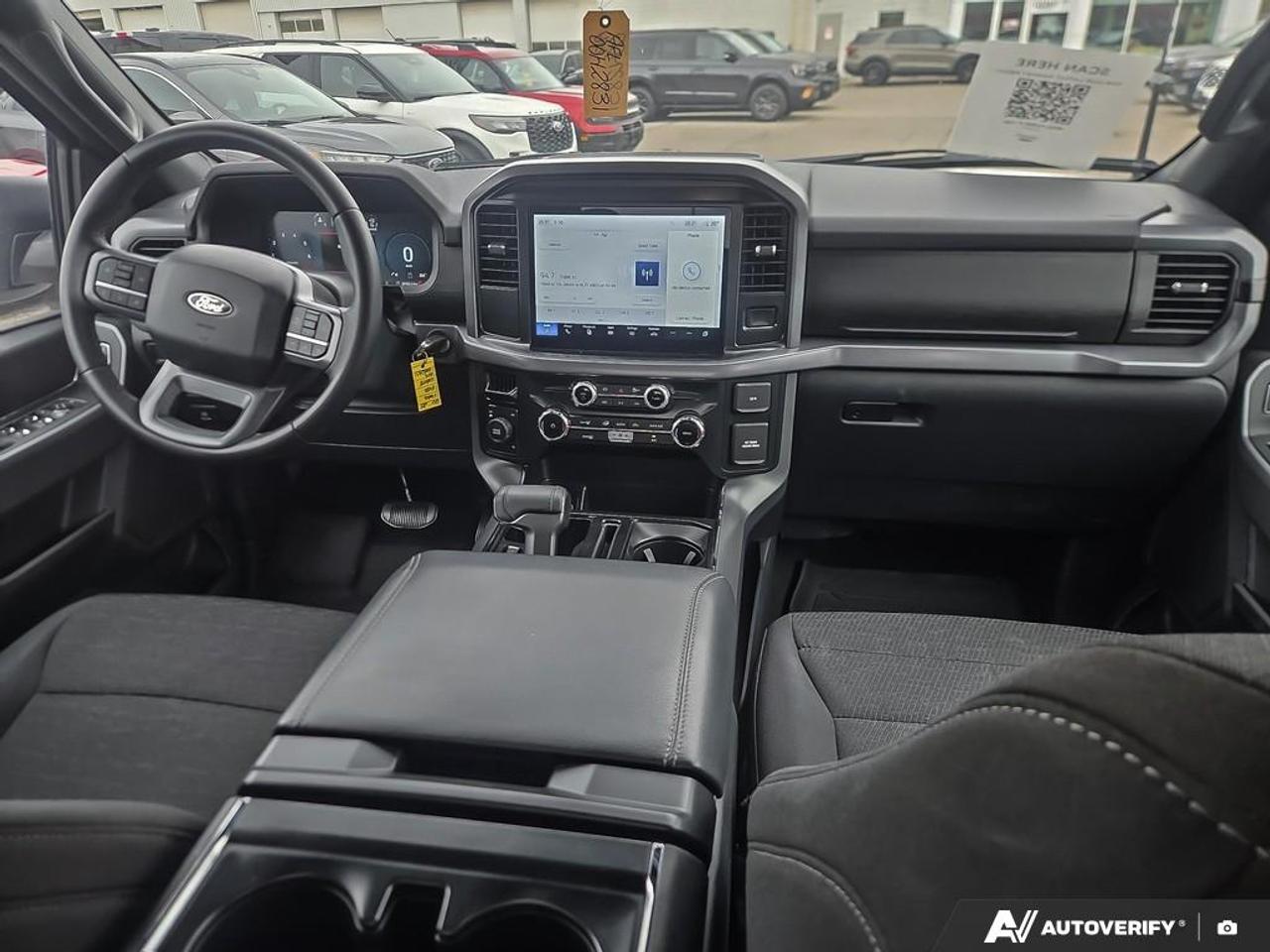 2025 Ford F-150 XLT BLACK 18 WHEELS | MOBILE OFFICE | LOW KM'S! Photo