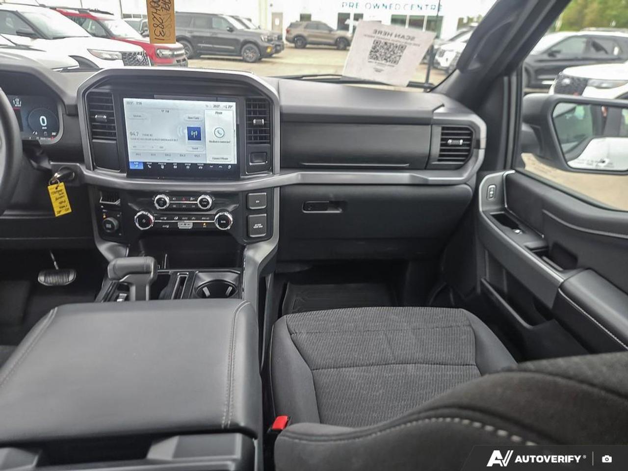 2025 Ford F-150 XLT BLACK 18 WHEELS | MOBILE OFFICE | LOW KM'S! Photo