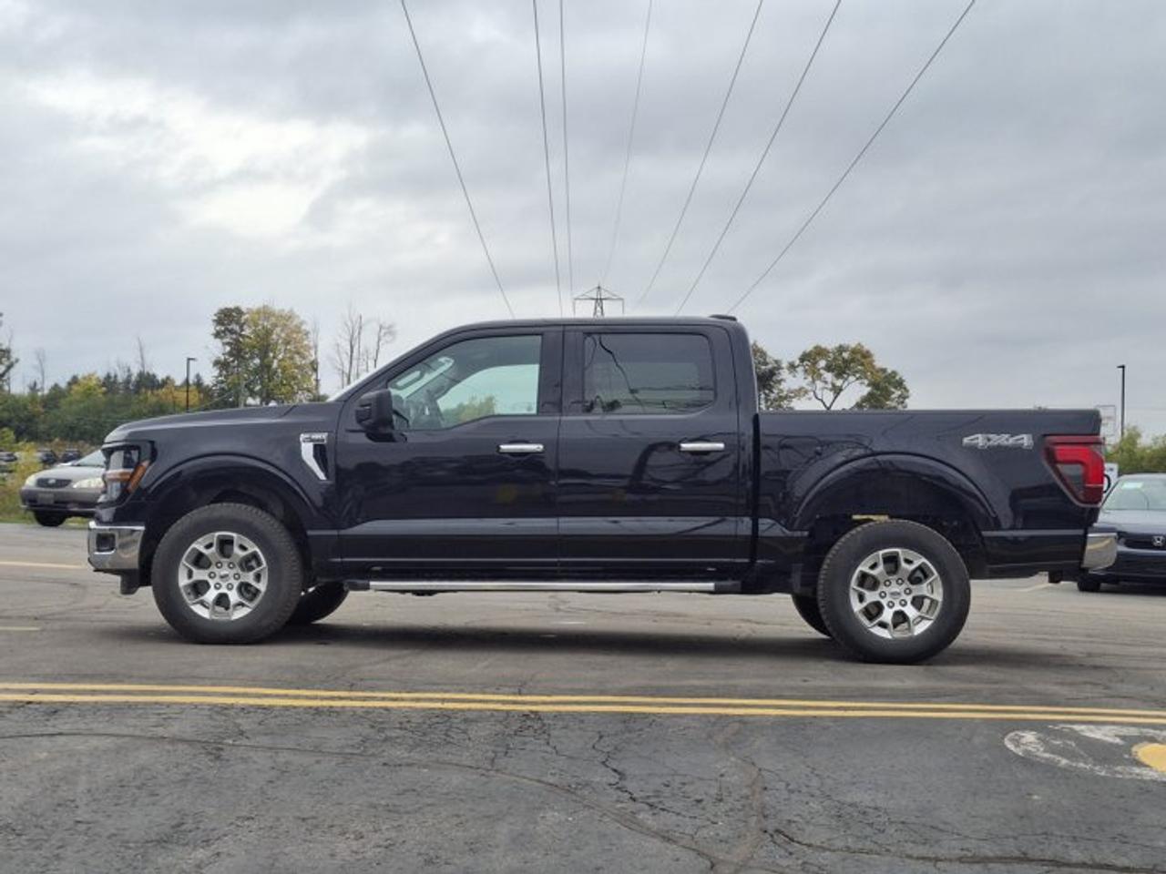 2025 Ford F-150 XLT Crew 4X4 | 5.0L V8 | 301A | Power Seat | Auto Climate | BLIS w/RCTA | CarPlay + Android & More ! Photo5