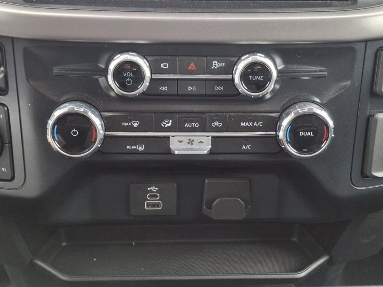 2025 Ford F-150 XLT Crew 4X4 | 5.0L V8 | 301A | Power Seat | Auto Climate | BLIS w/RCTA | CarPlay + Android & More ! Photo
