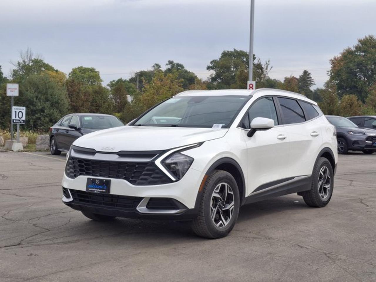 2024 Kia Sportage LX AWD | CarPlay + Android | Heated Seats | Rear Camera | and More ! Photo5