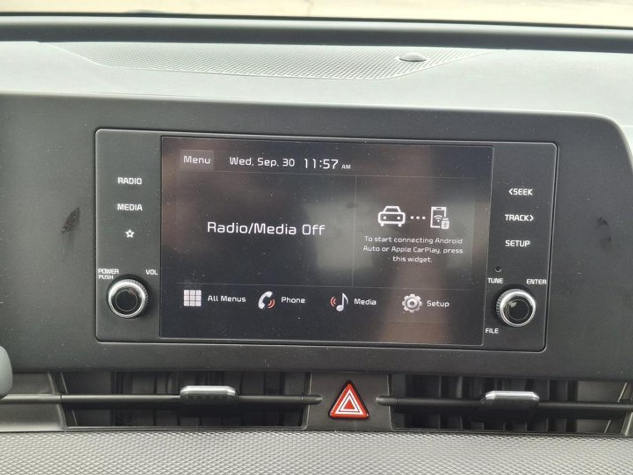 2024 Kia Sportage LX AWD | CarPlay + Android | Heated Seats | Rear Camera | and More ! Photo