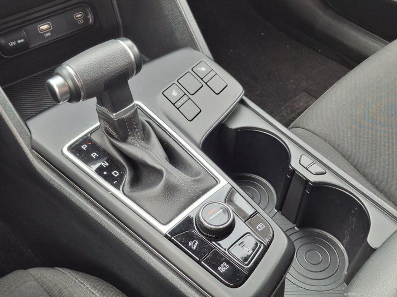 2024 Kia Sportage LX AWD | CarPlay + Android | Heated Seats | Rear Camera | and More ! Photo