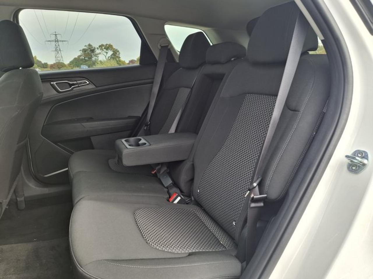 2024 Kia Sportage LX AWD | CarPlay + Android | Heated Seats | Rear Camera | and More ! Photo