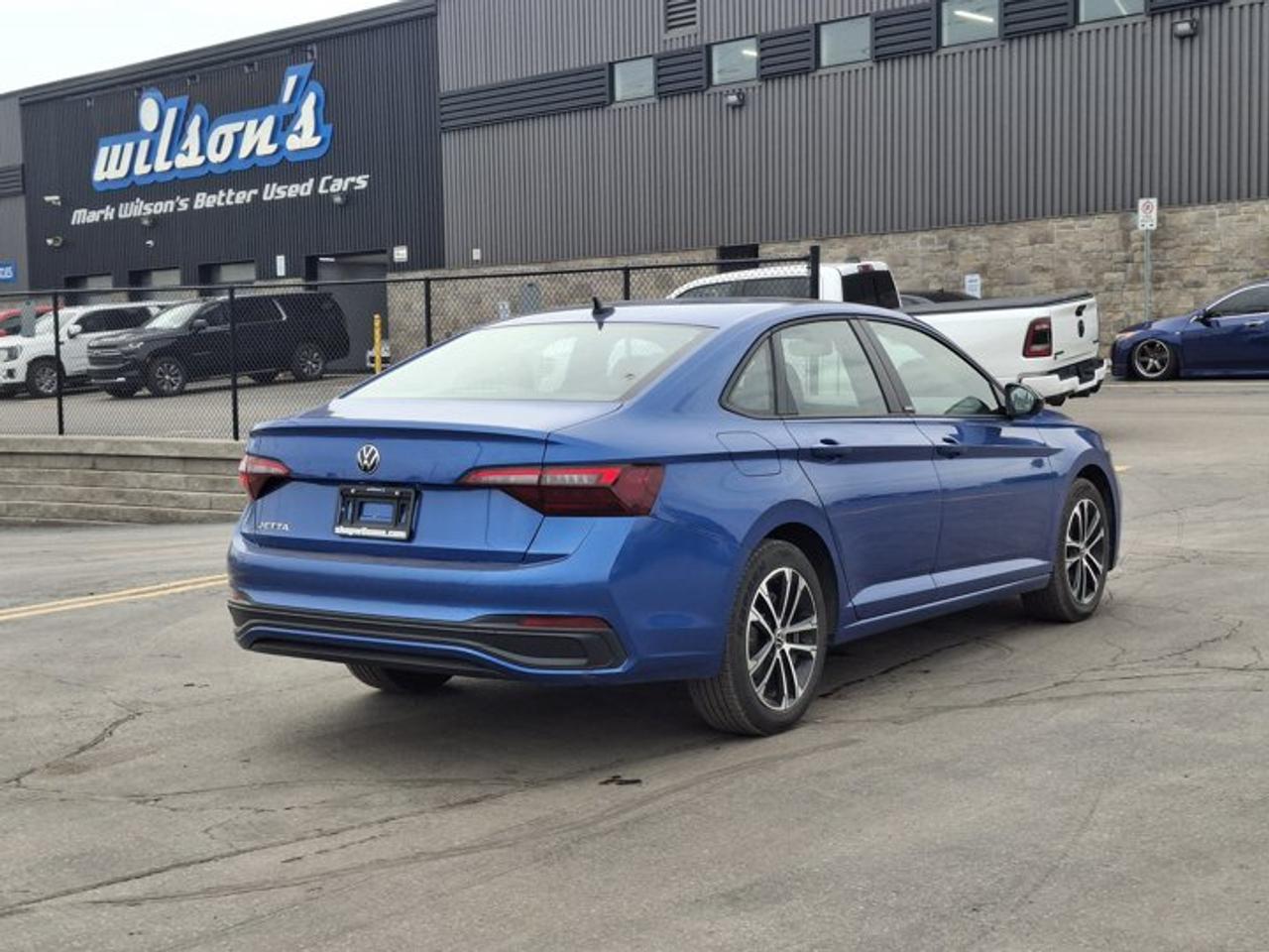 2024 Volkswagen Jetta Comfortline | Sport Pkg | Power Sunroof | Leather | Digital Cockpit | Adaptive Cruise | and More ! Photo4