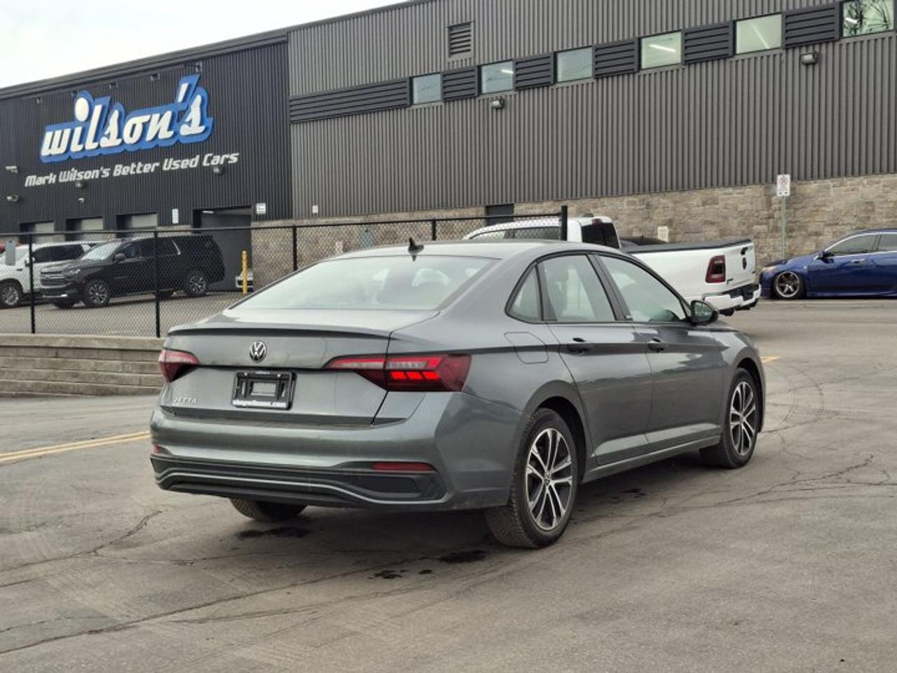 2024 Volkswagen Jetta Comfortline | Sport Pkg | Power Sunroof | Leather | Digital Cockpit | Adaptive Cruise | and More ! Photo