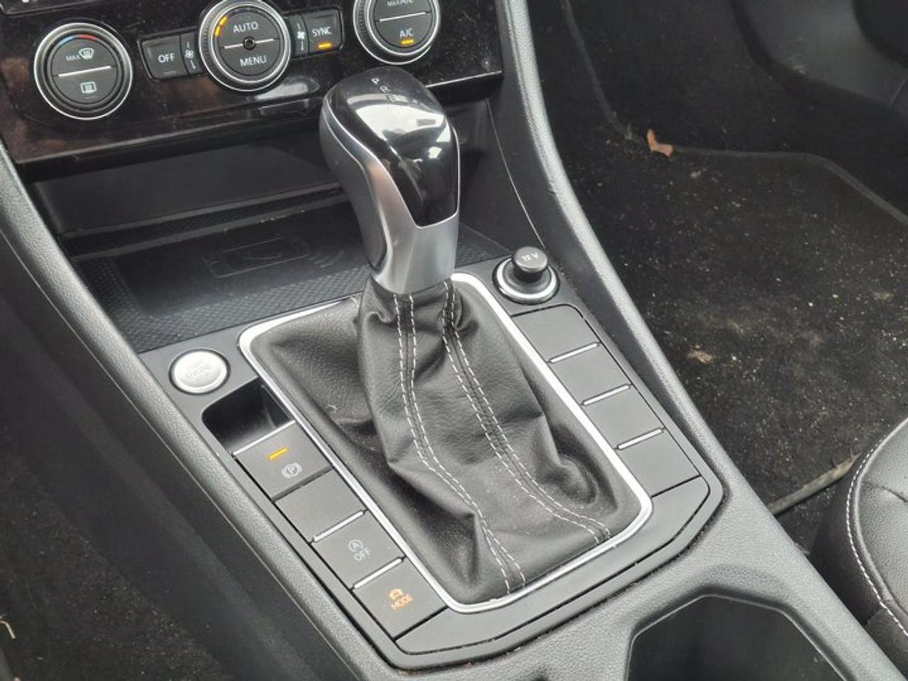 2024 Volkswagen Jetta Comfortline | Sport Pkg | Power Sunroof | Leather | Digital Cockpit | Adaptive Cruise | and More ! Photo