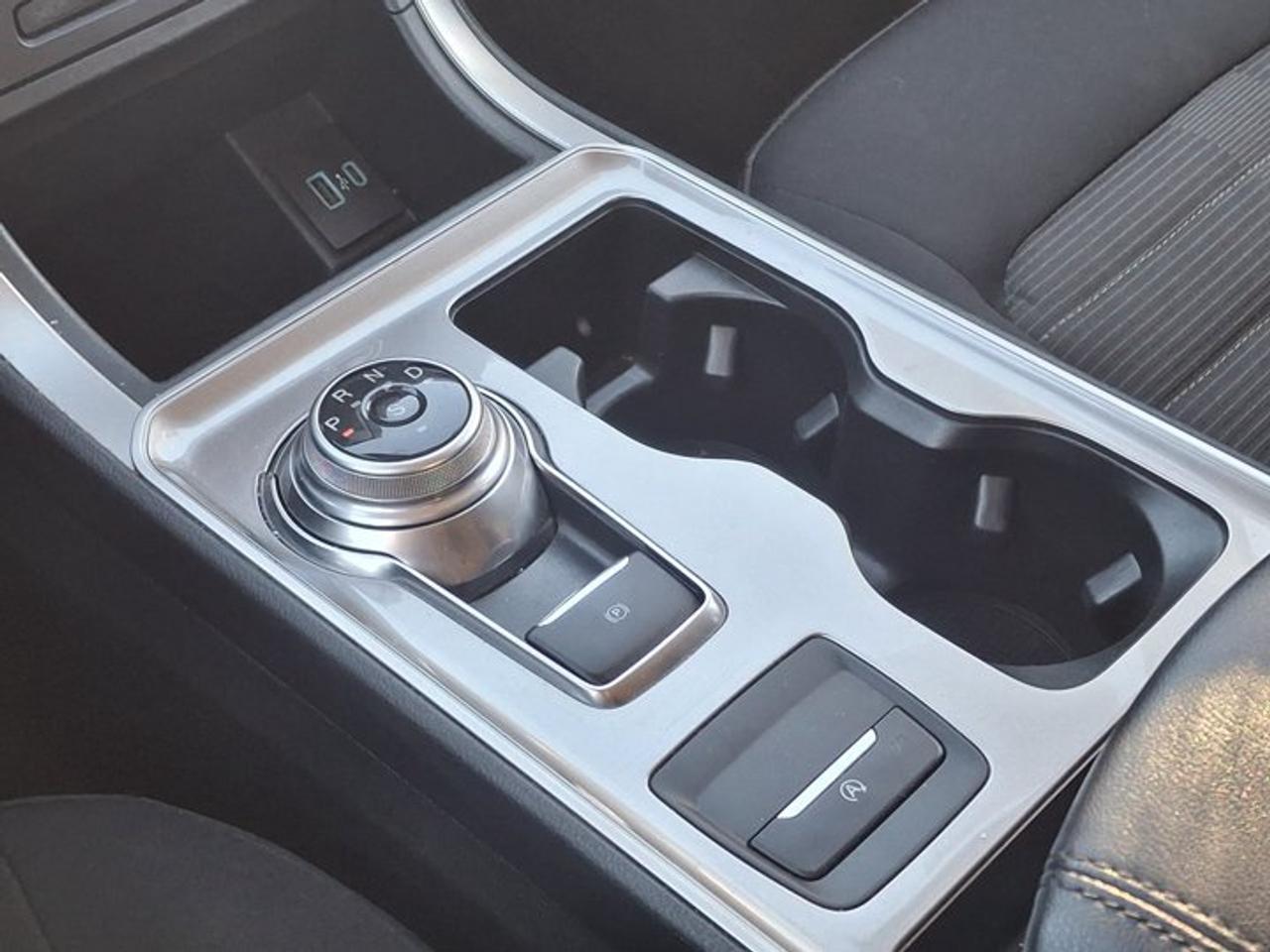 2024 Ford Edge SEL AWD | Heated Seats | Remote Start | Power Liftgate | CarPlay + Android | and More ! Photo