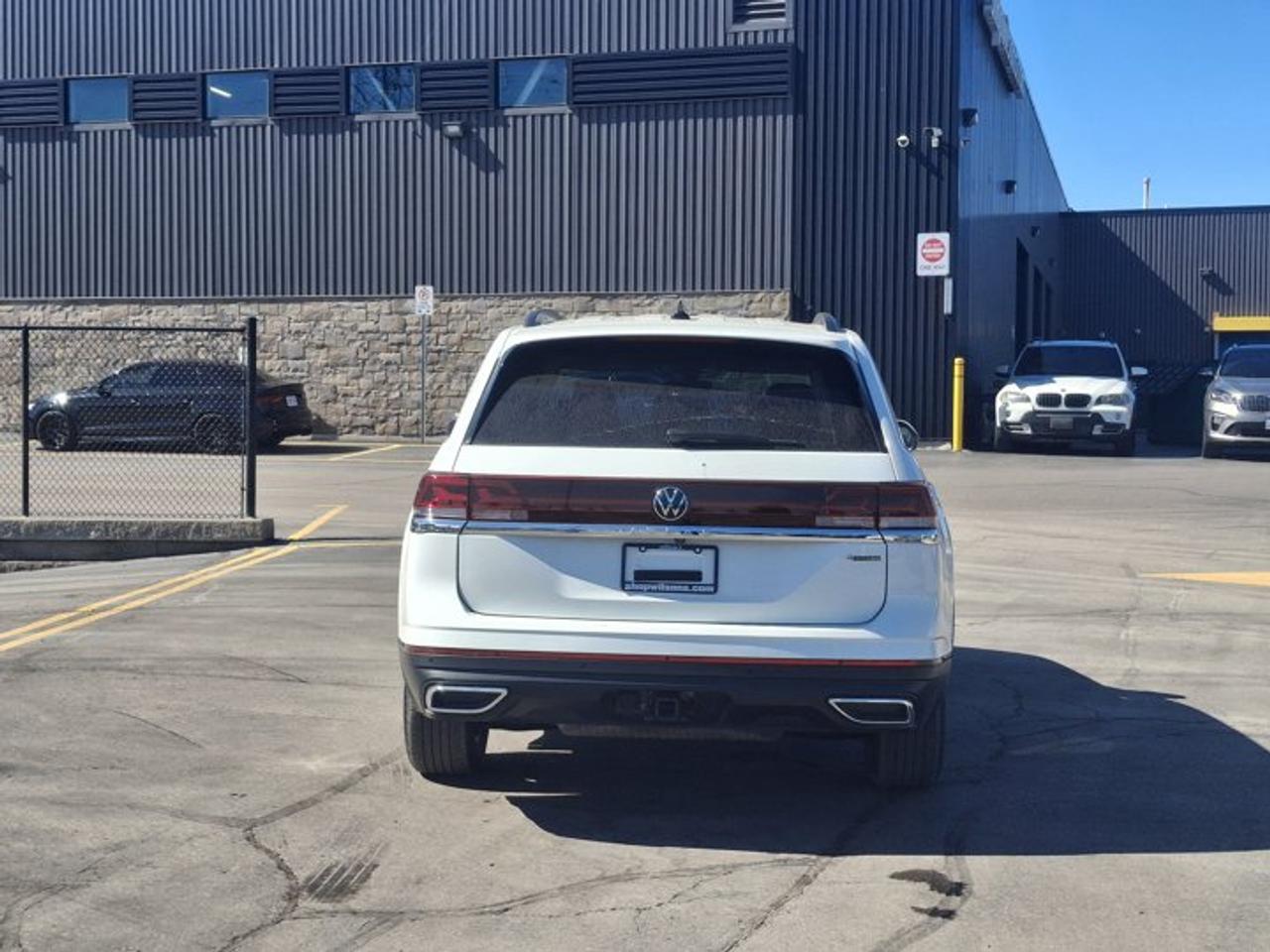 2025 Volkswagen Atlas Comfortline AWD | Leatherette Seats | Heated + Ventilated Seats | Heated Steering | and More ! Photo
