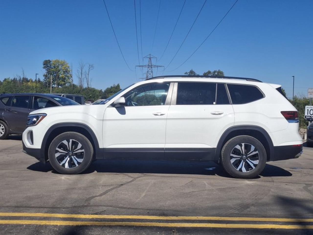 2025 Volkswagen Atlas Comfortline AWD | Leatherette Seats | Heated + Ventilated Seats | Heated Steering | and More ! Photo1