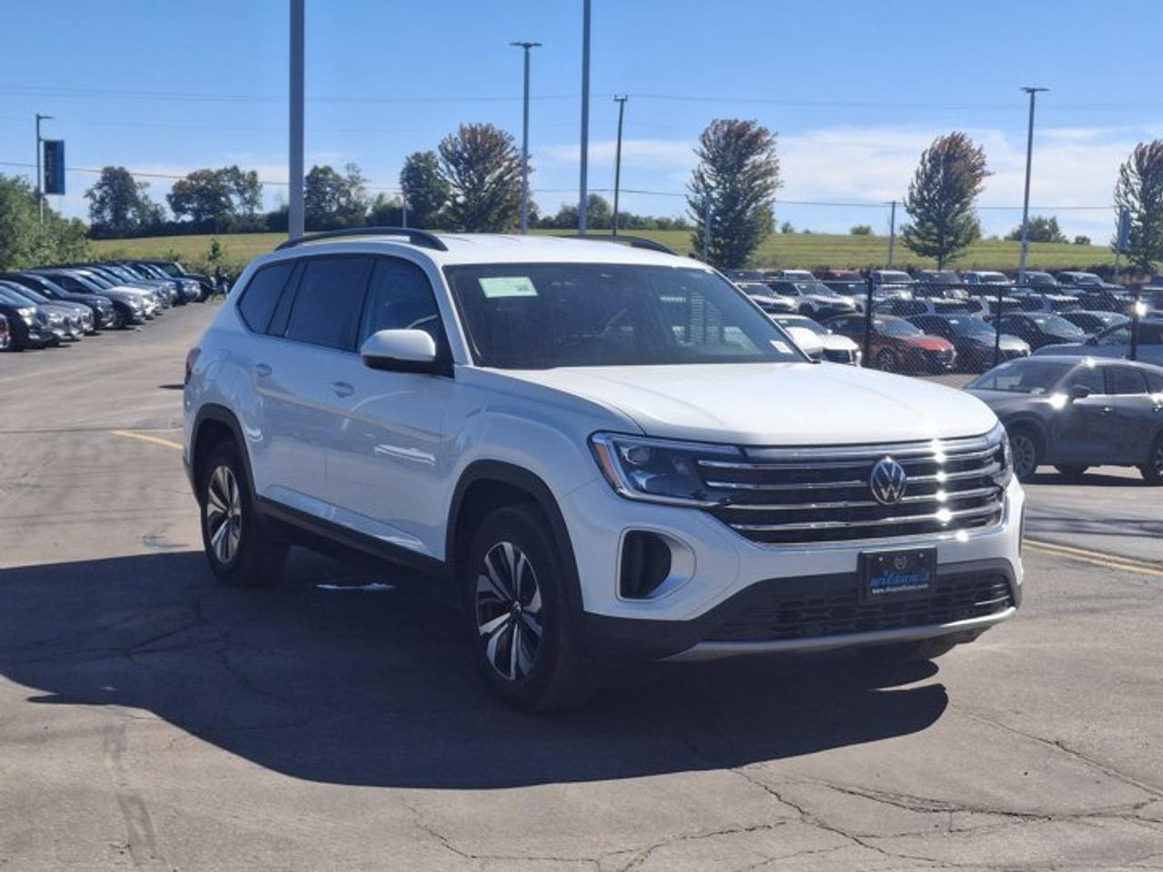 2025 Volkswagen Atlas Comfortline AWD | Leatherette Seats | Heated + Ventilated Seats | Heated Steering | and More ! Photo