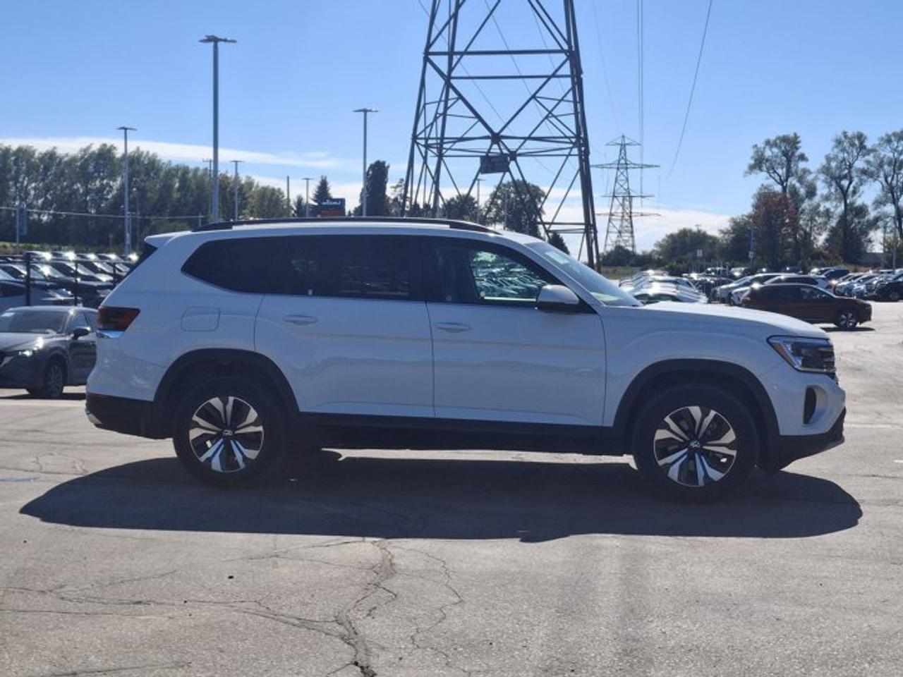 2025 Volkswagen Atlas Comfortline AWD | Leatherette Seats | Heated + Ventilated Seats | Heated Steering | and More ! Photo