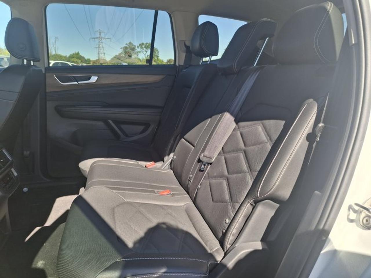 2025 Volkswagen Atlas Comfortline AWD | Leatherette Seats | Heated + Ventilated Seats | Heated Steering | and More ! Photo
